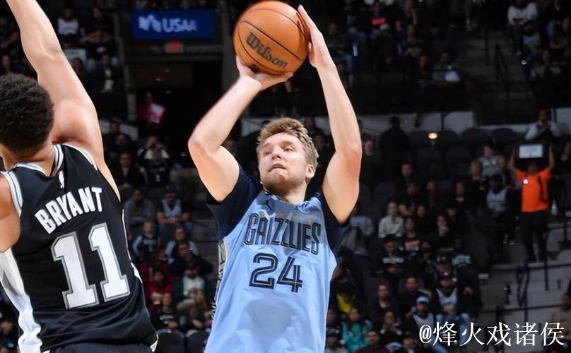 卡姆-斯潘塞近6场比赛场均18.8分5.3助,真实命中率高达90.1% 卡姆-斯潘塞近6场比赛场均18.8分5.3助,真实命中率高达90.1%